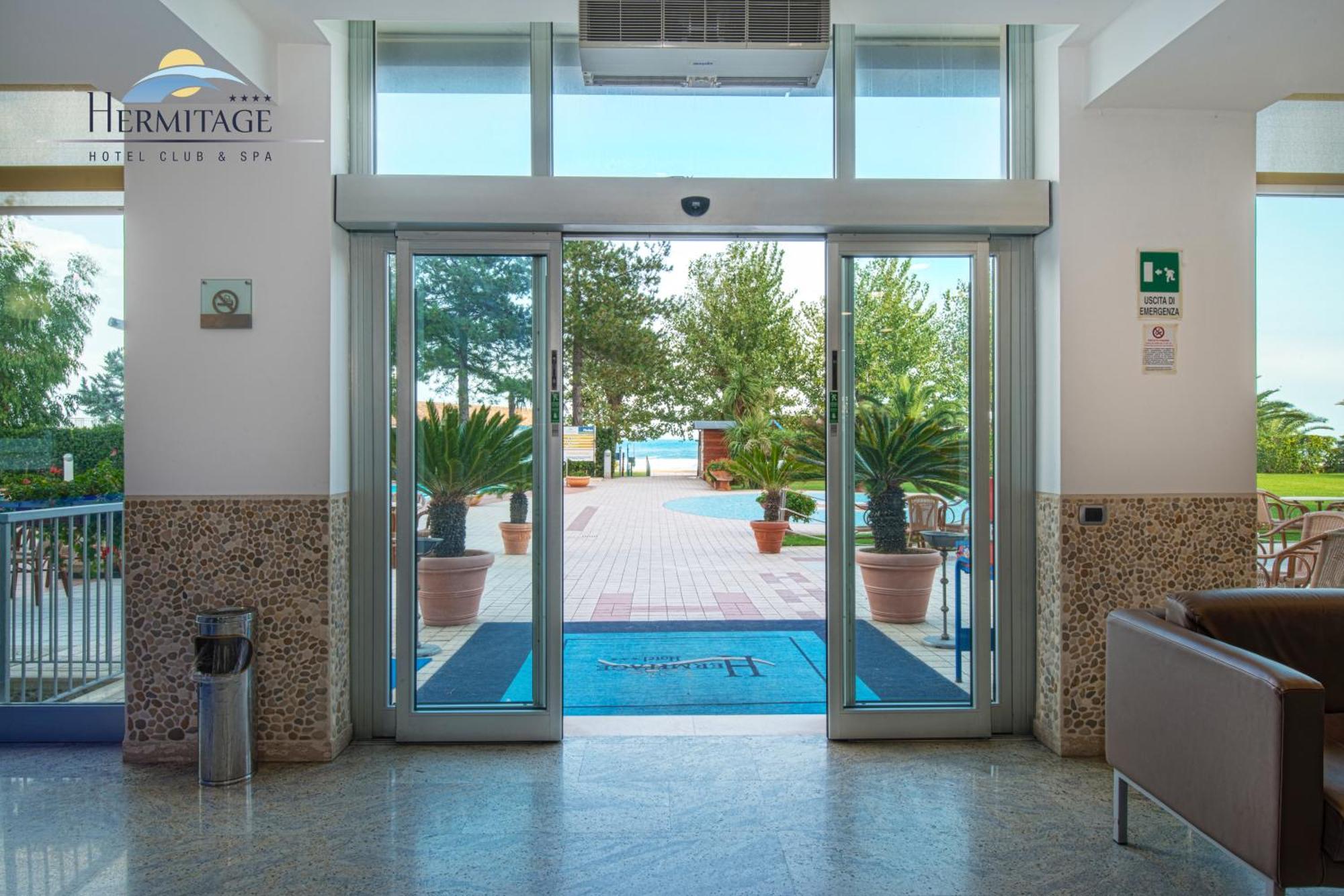Hermitage Hotel Silvi Marina Exterior photo