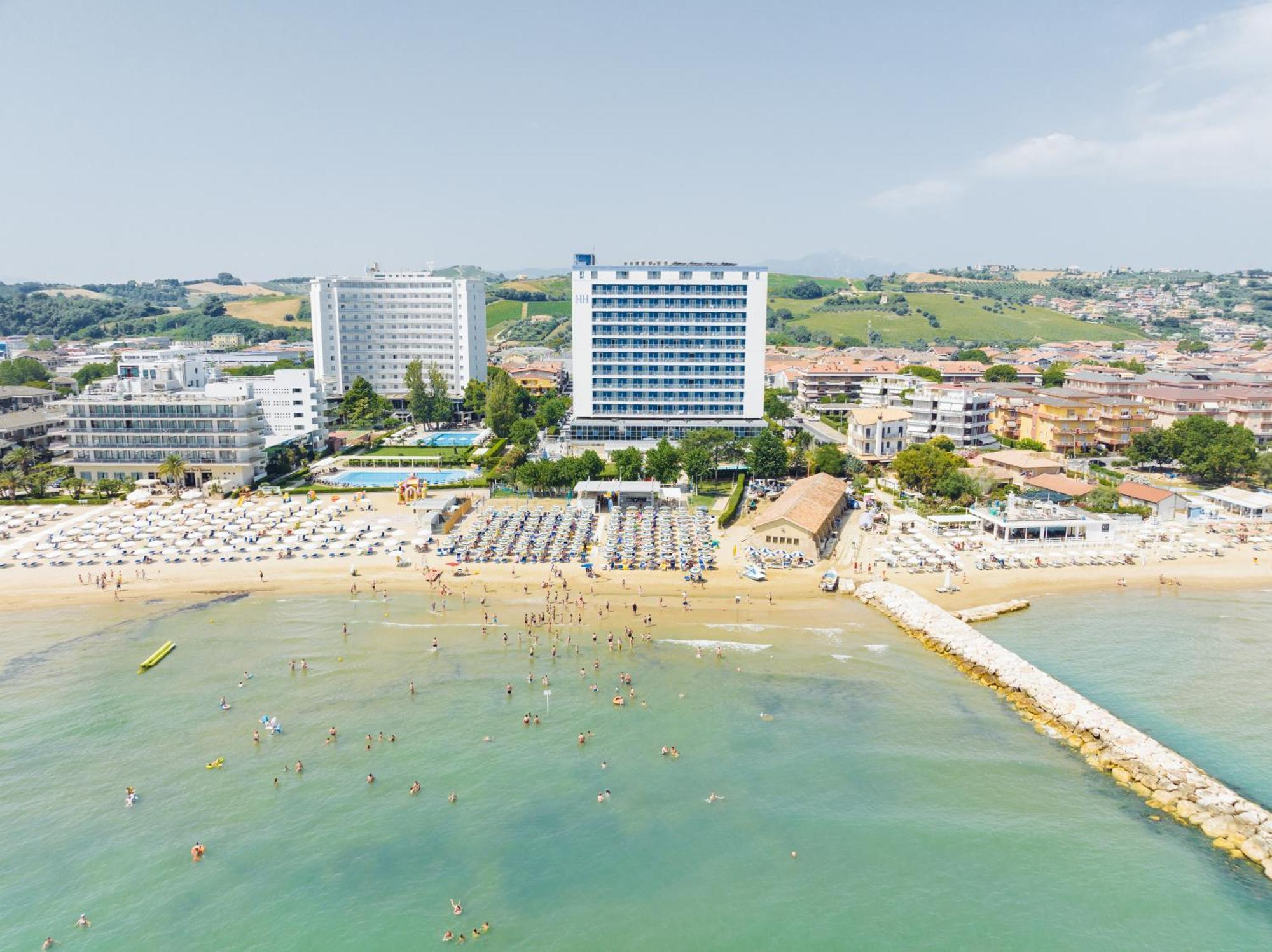 Hermitage Hotel Silvi Marina Exterior photo
