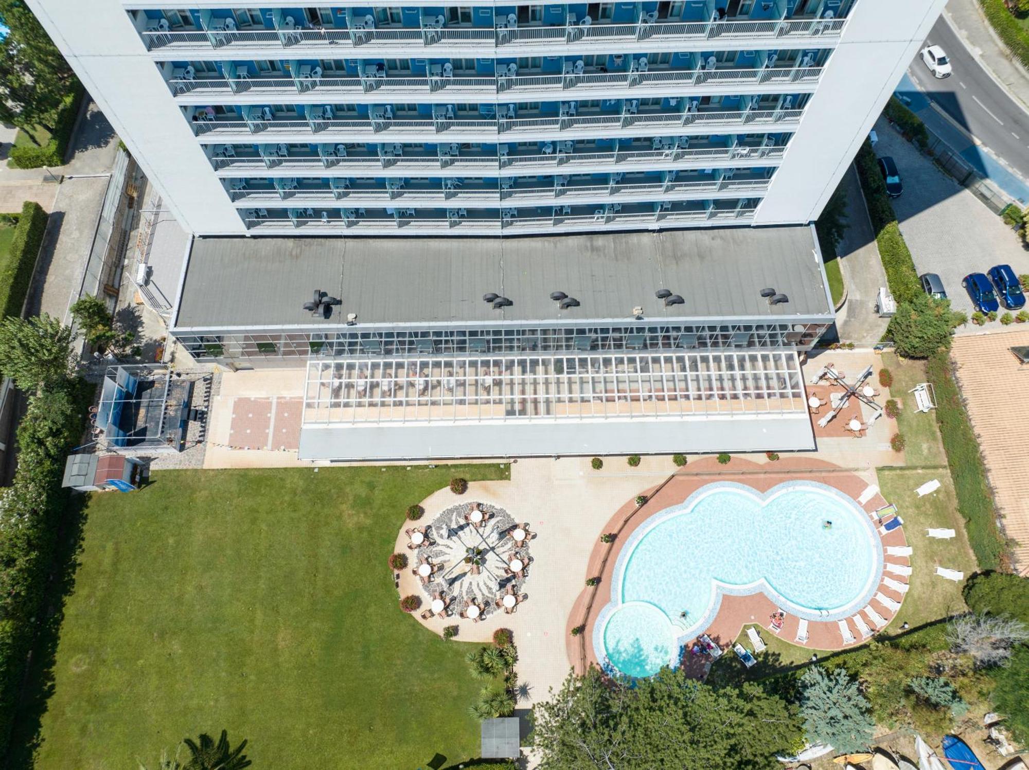 Hermitage Hotel Silvi Marina Exterior photo